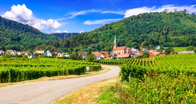 Vinbyen Husseren-les-Châteaux i Alsace, Frankrig