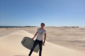 Nicholas på Lancelin Sanddunes i Western Australia - rejsespecialist i Odense