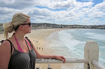 Stine på Bondi Beach - rejsespecialist i Aalborg